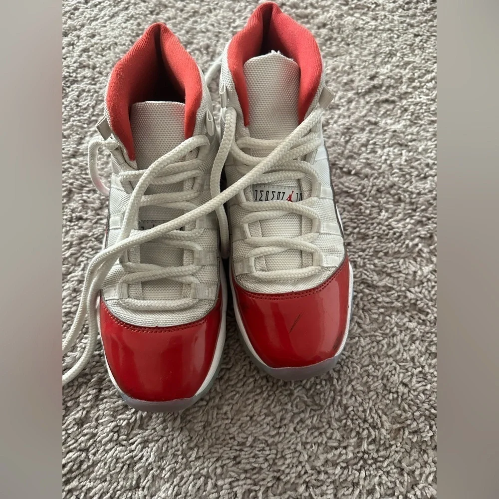Air Jordan retro cherry used